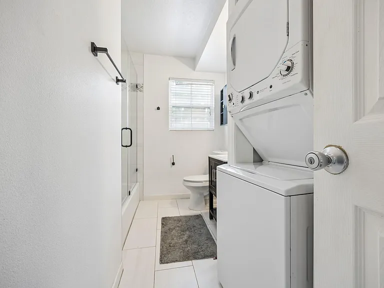 3237 Rosedale St #2 — Photo 14