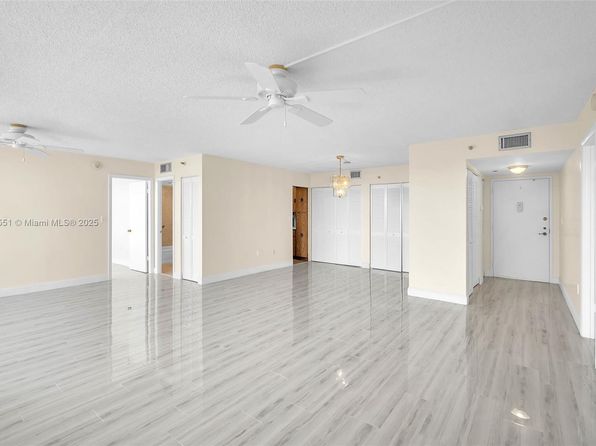 1300 Saint Charles Pl APT 710, Hollywood, FL 33026