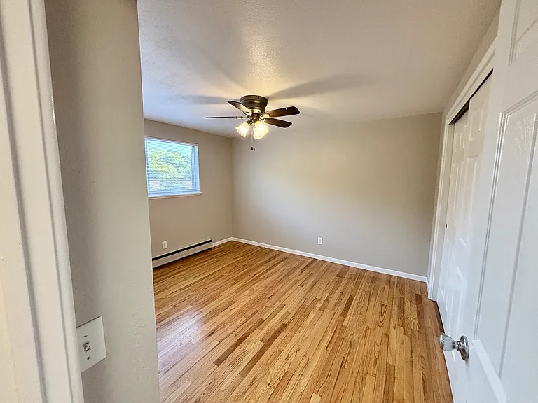 1122 Catalpa Cir #B — Photo 8