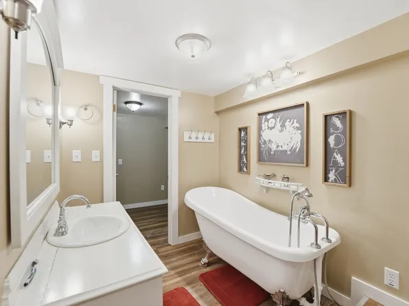 1033 23rd Ave N, Saint Cloud, MN 56303