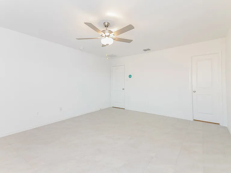 1536 Highbridge Blvd — Photo 10