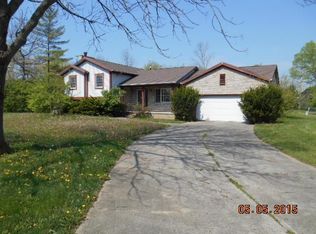 1213 Meadowview Dr, Miamisburg, OH 45342