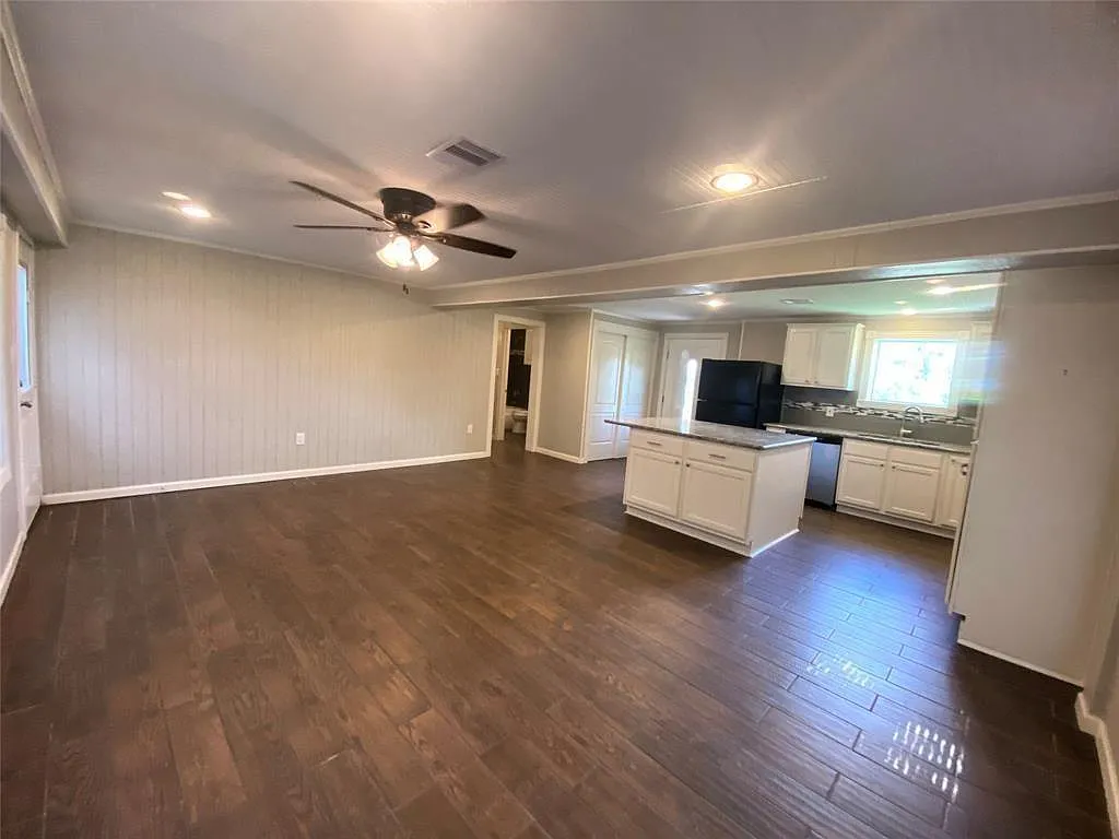 2 bed, 1.0 bath, 936 sqft, $1,250 — Photo 4