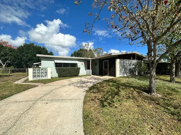 1530 Thoreau St, Titusville, FL 32780