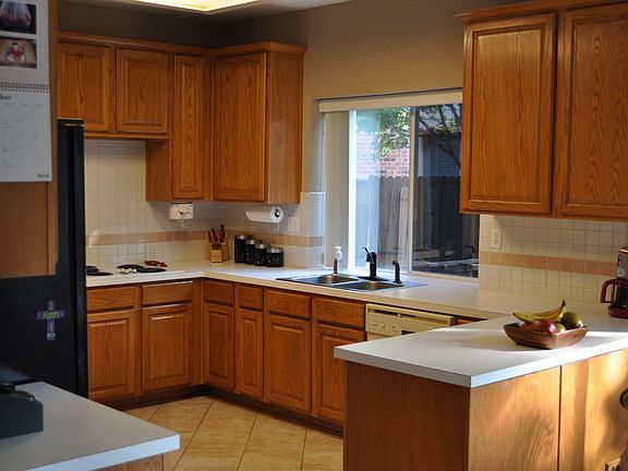 3rd image of 1524 Heather Ln