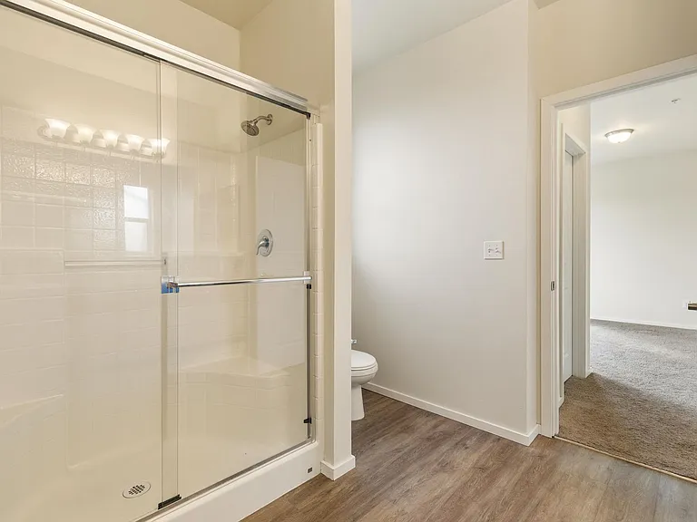 Creekside Apartments — Photo 35