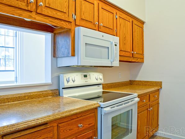 72 Maple St APT 303
