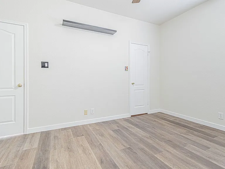 213 Tapwood Ln — Photo 28