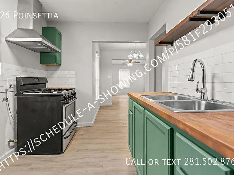 826 Poinsettia — Photo 6