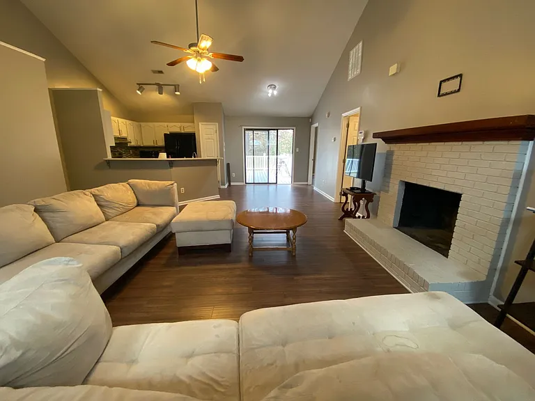 1350 Hathshire Dr — Photo 12