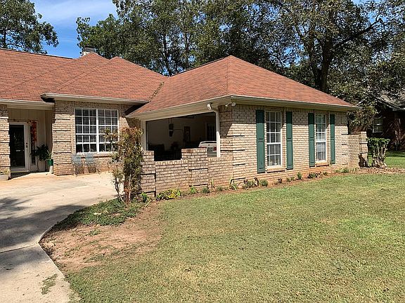3rd image of 116 Esterine Dr