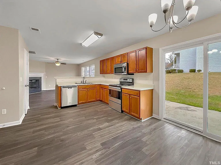 3360 Marshlane Way — Photo 14