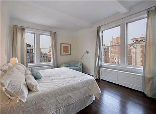 Sold by Warburg | media 7