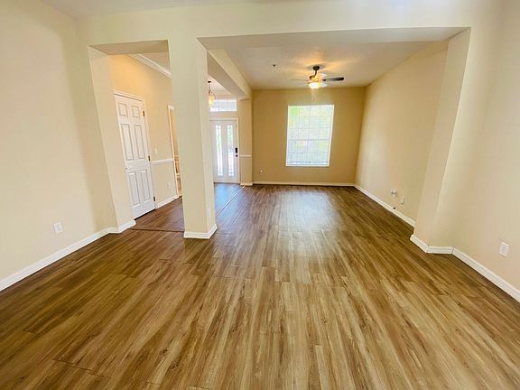 3rd image of 9850 Moss Rose Way