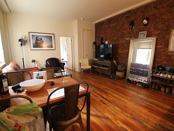 5th image of 206 E 17th St APT 3A