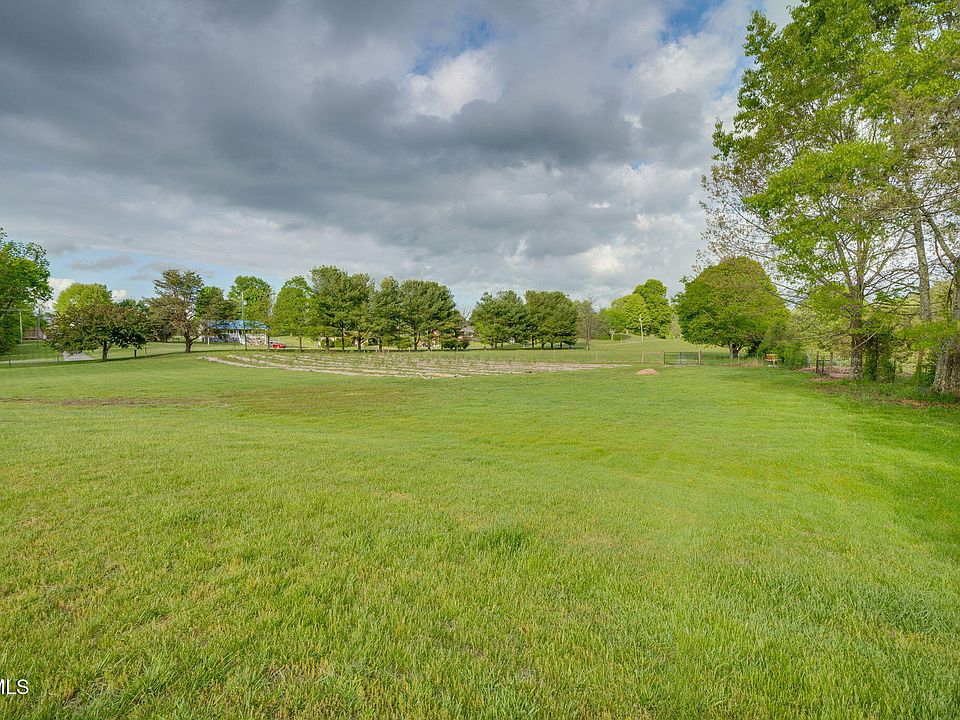 54th image of 147 Britton Ln