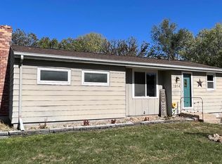 1014 17th St NE, Mason City, IA 50401