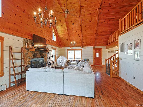 5th image of 412 Pine Grove Road