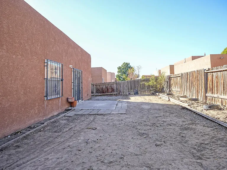 723 Seaborn Dr SW — Photo 31