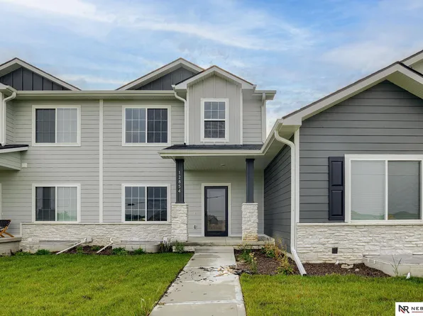 12854 S 47th Plz, Papillion, NE 68133