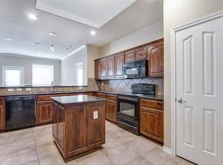 721 W Bend Blvd, Burleson, TX 76028
