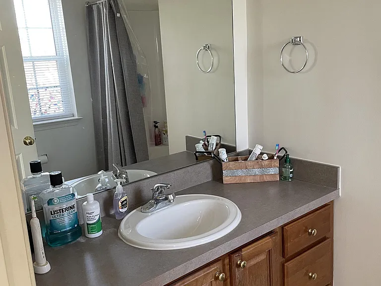 555 Station Ln — Photo 15