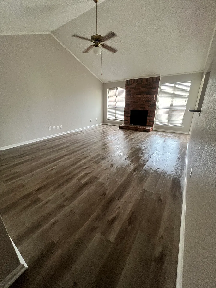 Building Photo - 270 Pinyon Ln