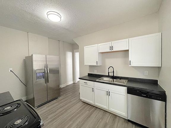 2nd image of 1527 N Olney St #1527