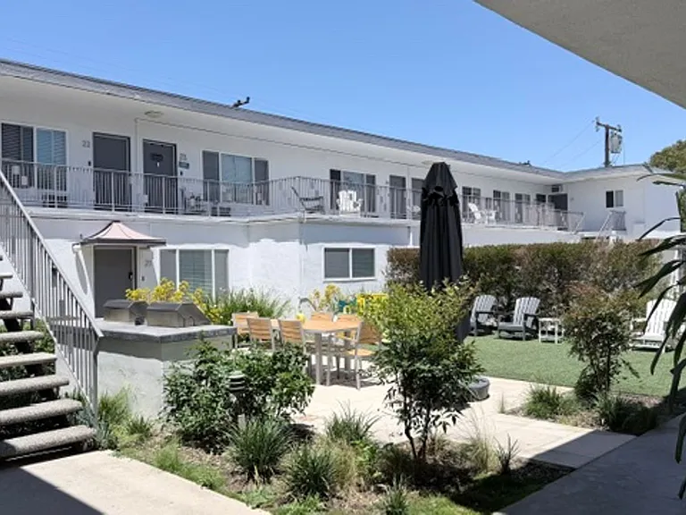 Wardlow Apartments — Photo 11