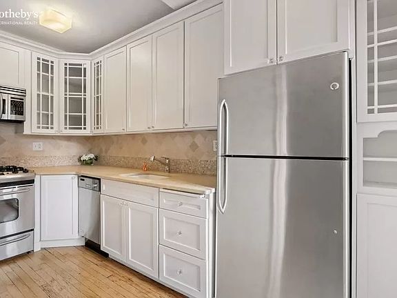 5th image of 333 E 53rd St APT 10H