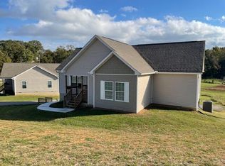 185 Waters Edge Dr, Spring City, TN 37381