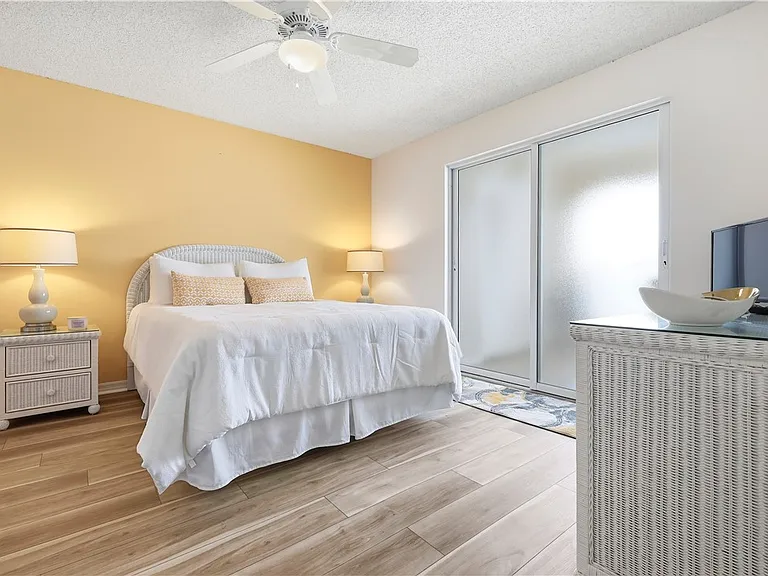 655 W Lake Jasmine Cir #207 — Photo 22