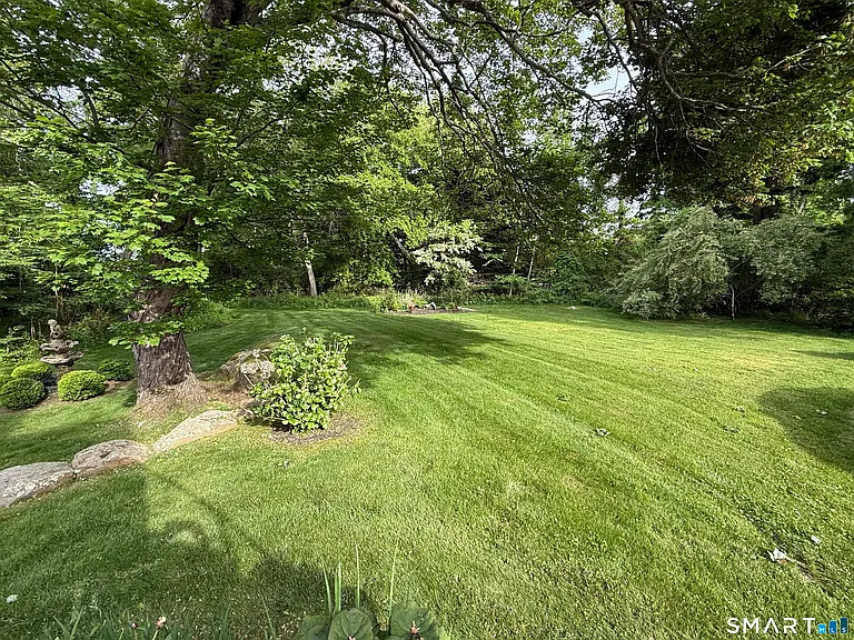 221 Wamphassuc Rd — Photo 10