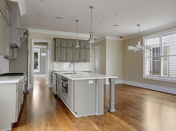 5th image of 336 Henry Clay Ave