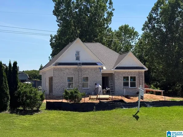 695 Norfolk Dr, Fultondale, AL 35068