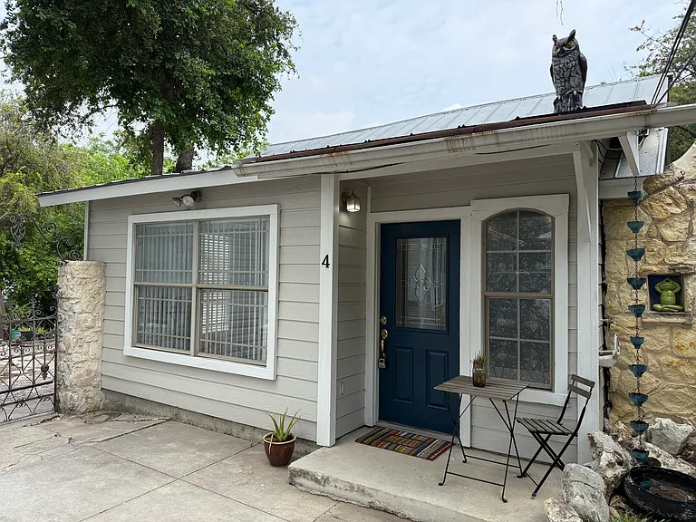 423 W Craig Pl #4 — Photo 1