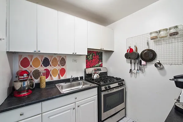 Sold by Nest Seekers International | media 4