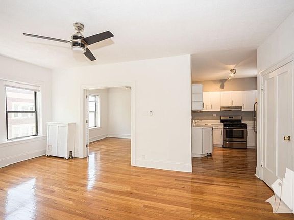 3rd image of 625 W Stratford Pl APT 3E