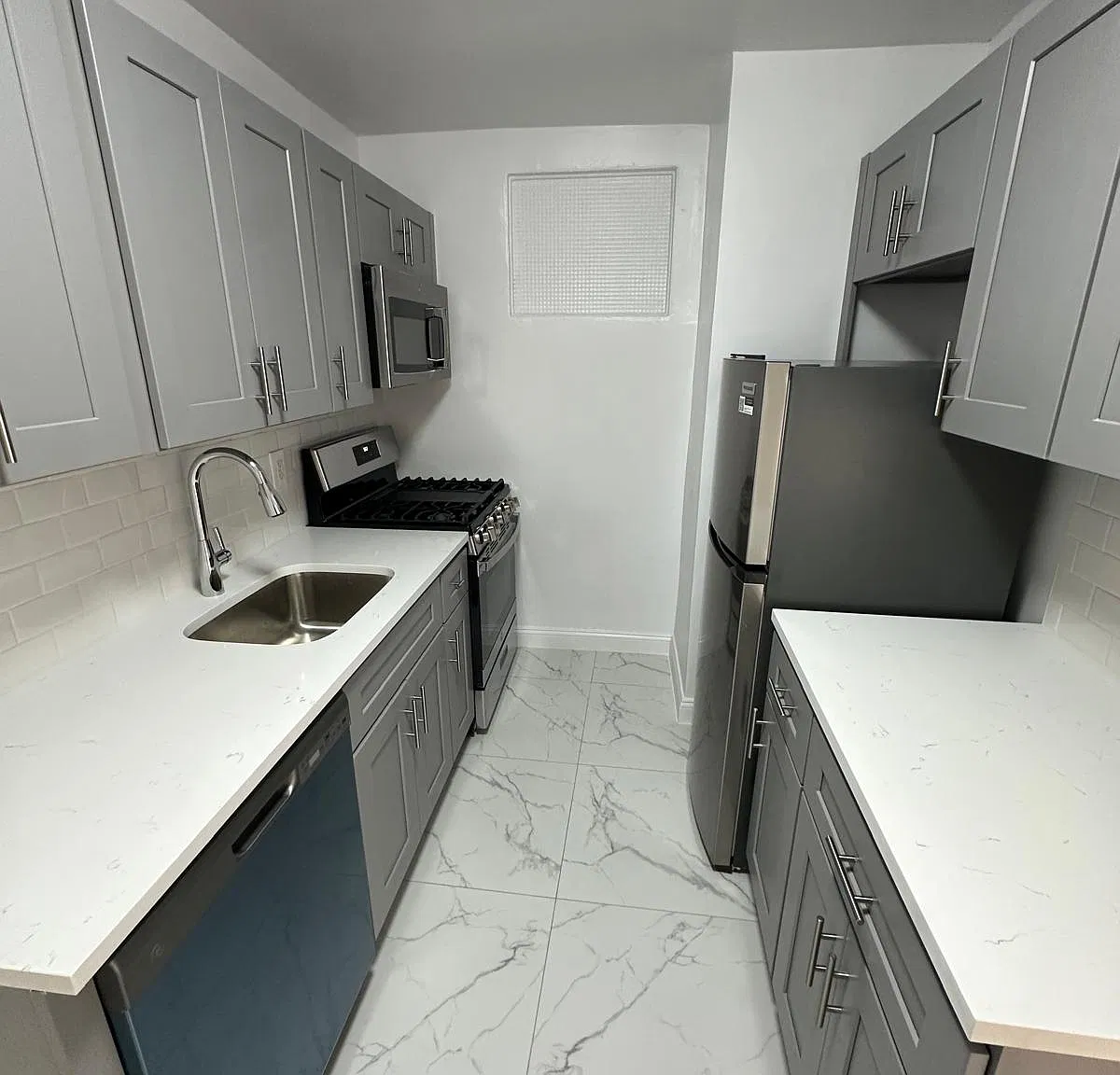 40-05 Ithaca Street — Photo 3