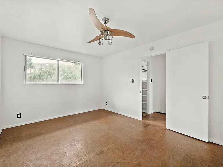 903 Aurora Cir #B — Photo 14