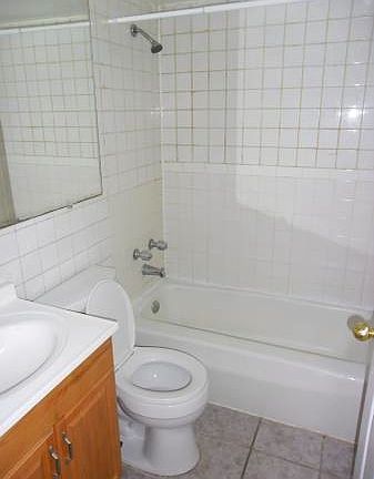 5th image of 5900 N Winthrop Ave