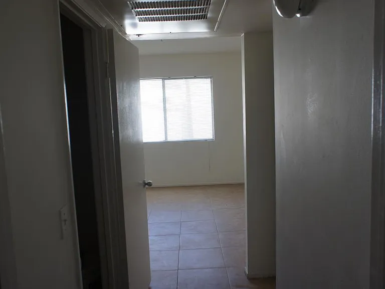 412 S Clementine St #110 — Photo 9