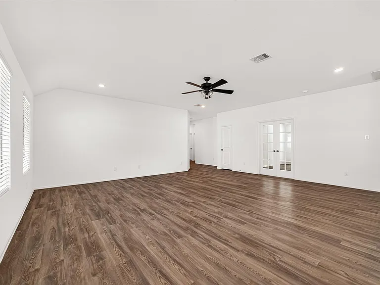 22215 Scarlino Dr — Photo 9