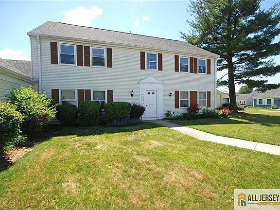 2nd image of 220 Manchester Ln #B
