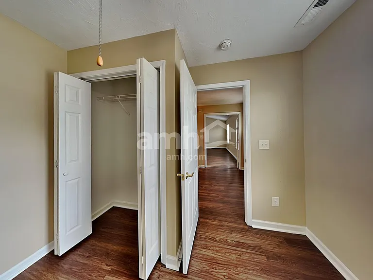 717 Breakers Ln — Photo 18