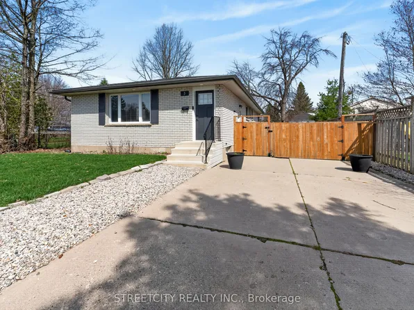 3 Brinkman Ct, Saint Thomas, ON N5P 2G6