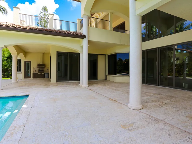 823 Cassena Rd — Photo 32