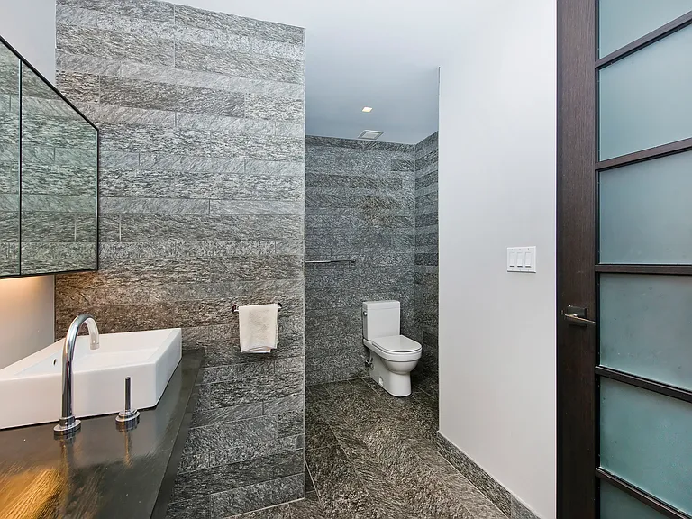 20 Pine St #815 — Photo 9