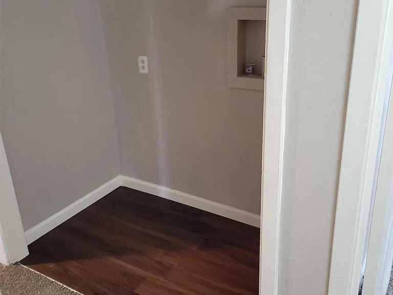 240 Ezekial Ave — Photo 7