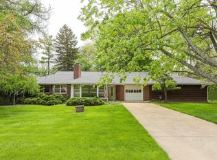 915 Vesper Rd, Ann Arbor, MI 48103